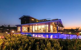 Casa Del Verde By Stayvista - Orchards Oasis With A Pool, Spacious Lawn, Terrace & Indoor Games